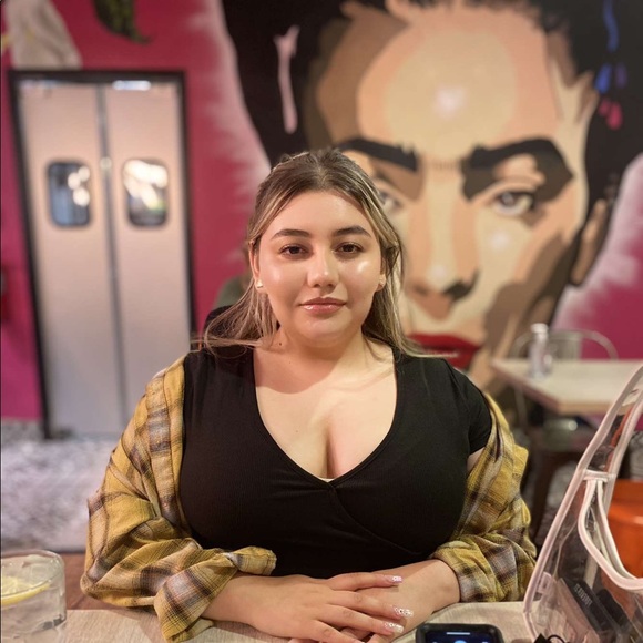 Meet your Posher, Clarissa - Picture 4 of 6